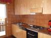 cucina con portafinestra